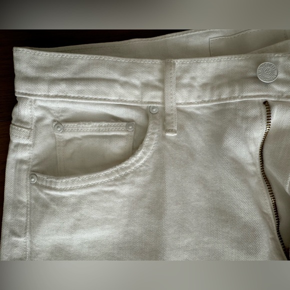 New MOTHER jean Undercover 
Wash: Totally Innocent - Picture 3 of 11